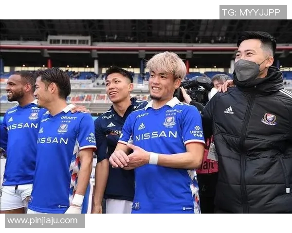 大阪樱花与横浜水手的精彩对决谁能在赛场上笑到最后