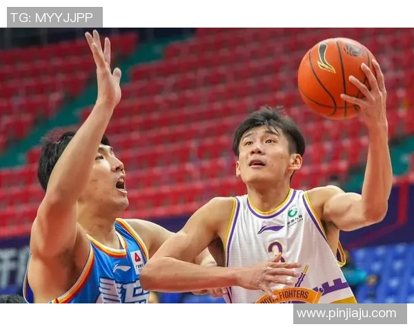 赵岩昊的篮球之路从青涩少年到CBA明星的成长故事与奋斗历程